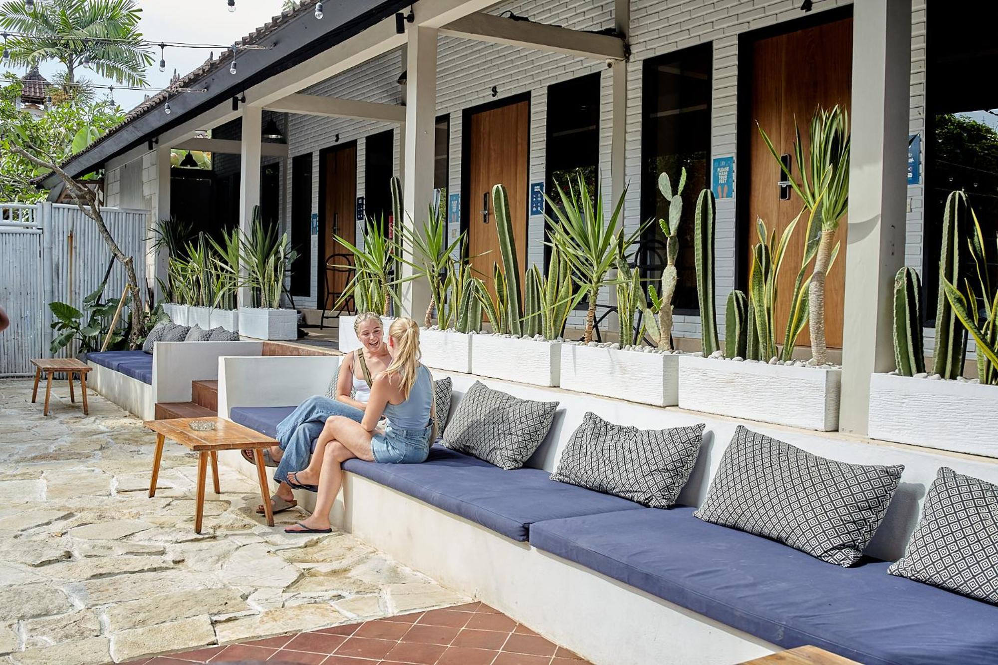 Lay Day Hostel Canggu 外观 照片